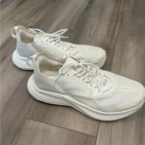 APL streamline sneaker